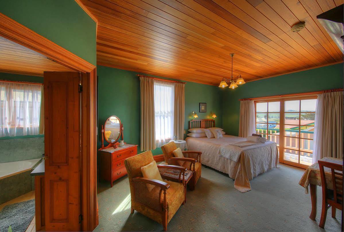 Hanlon House Bed & Breakfast
