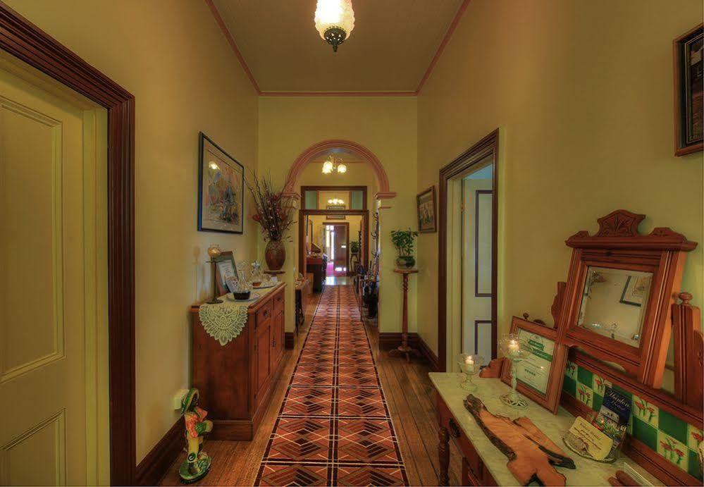 Hanlon House Bed & Breakfast 4*