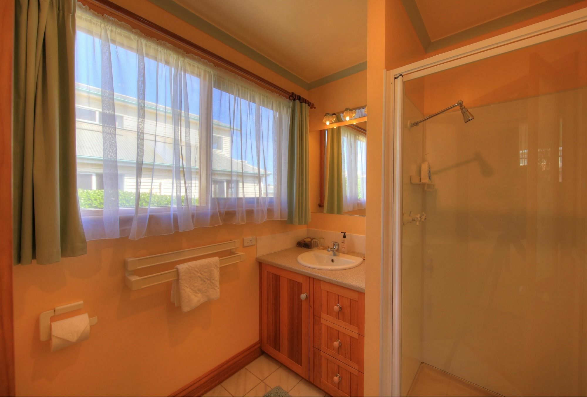 Hanlon House Bed & Breakfast 4*